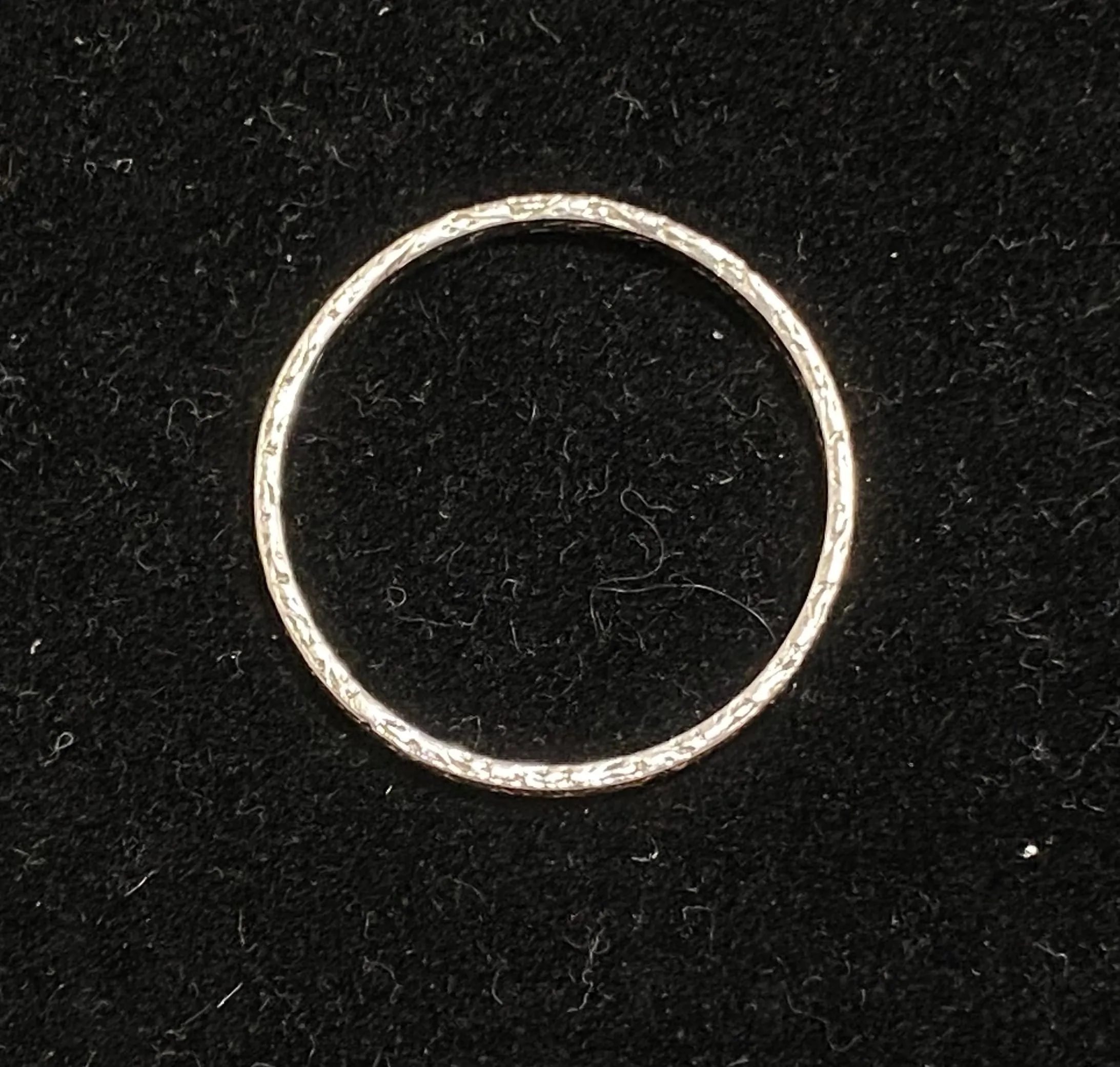 1920's Antique Designer Beautiful Detail Platinum Band Ring - $6K Appraisal Value w/CoA}