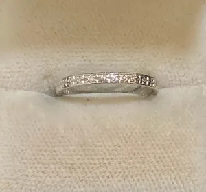 1920's Antique Designer Beautiful Detail Platinum Band Ring - $6K Appraisal Value w/CoA}
