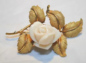 1940s Vintage White Coral Rose Brooch in 18K Yellow Gold - $10K VALUE