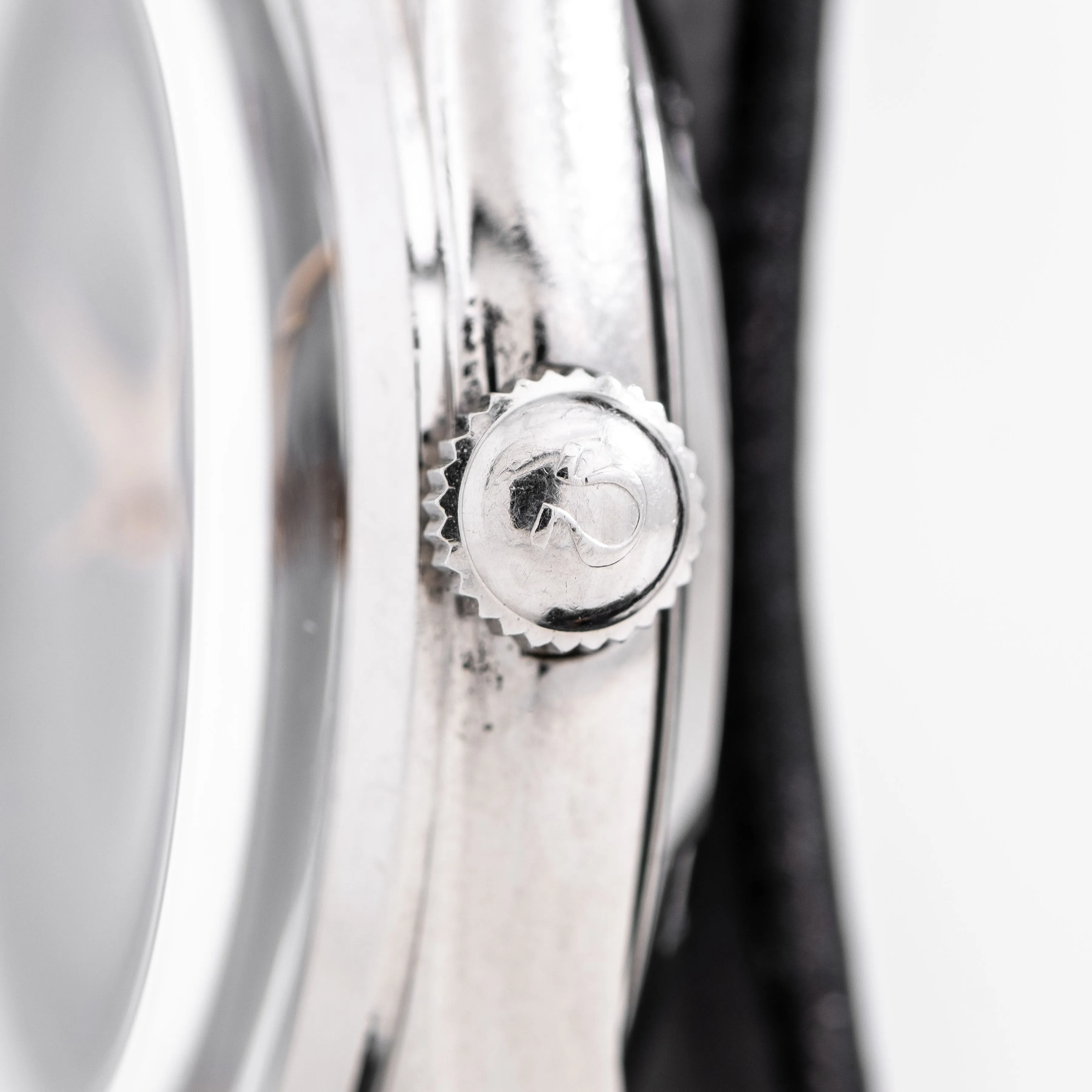 1942 Vintage Omega Black Dial Ref. 2537-10 Stainless Steel Watch (# 14934)