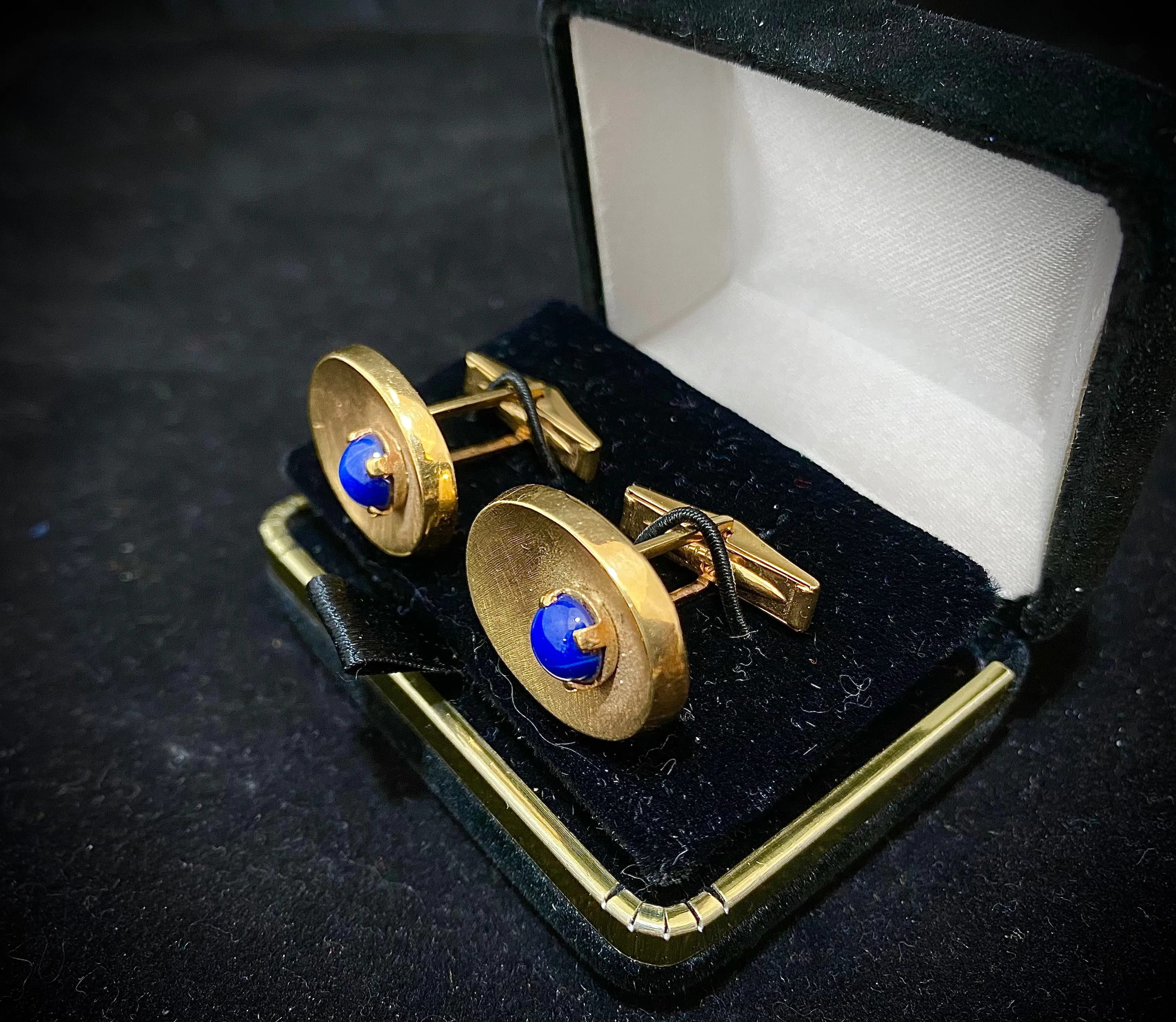 1960's Antique Designer Solid Yellow Gold Cufflinks with Star Sapphire - $8K Appraisal Value w/ CoA! }