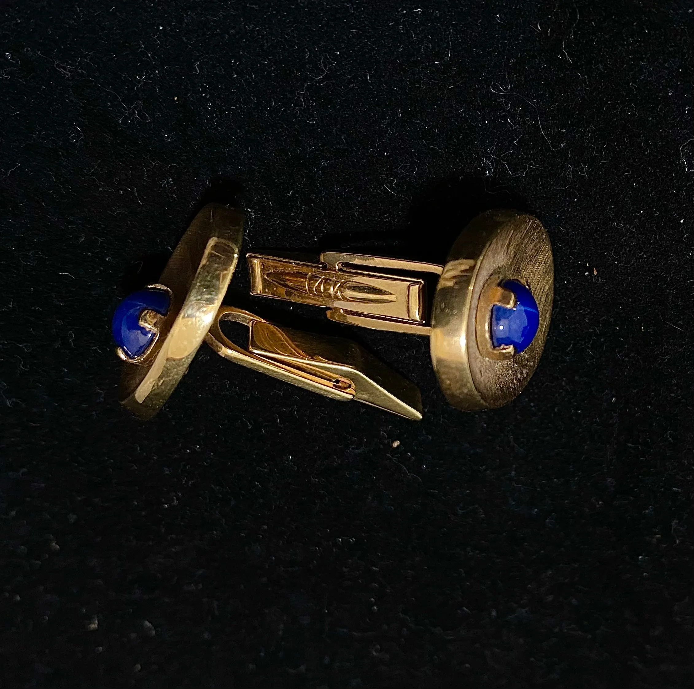 1960's Antique Designer Solid Yellow Gold Cufflinks with Star Sapphire - $8K Appraisal Value w/ CoA! }