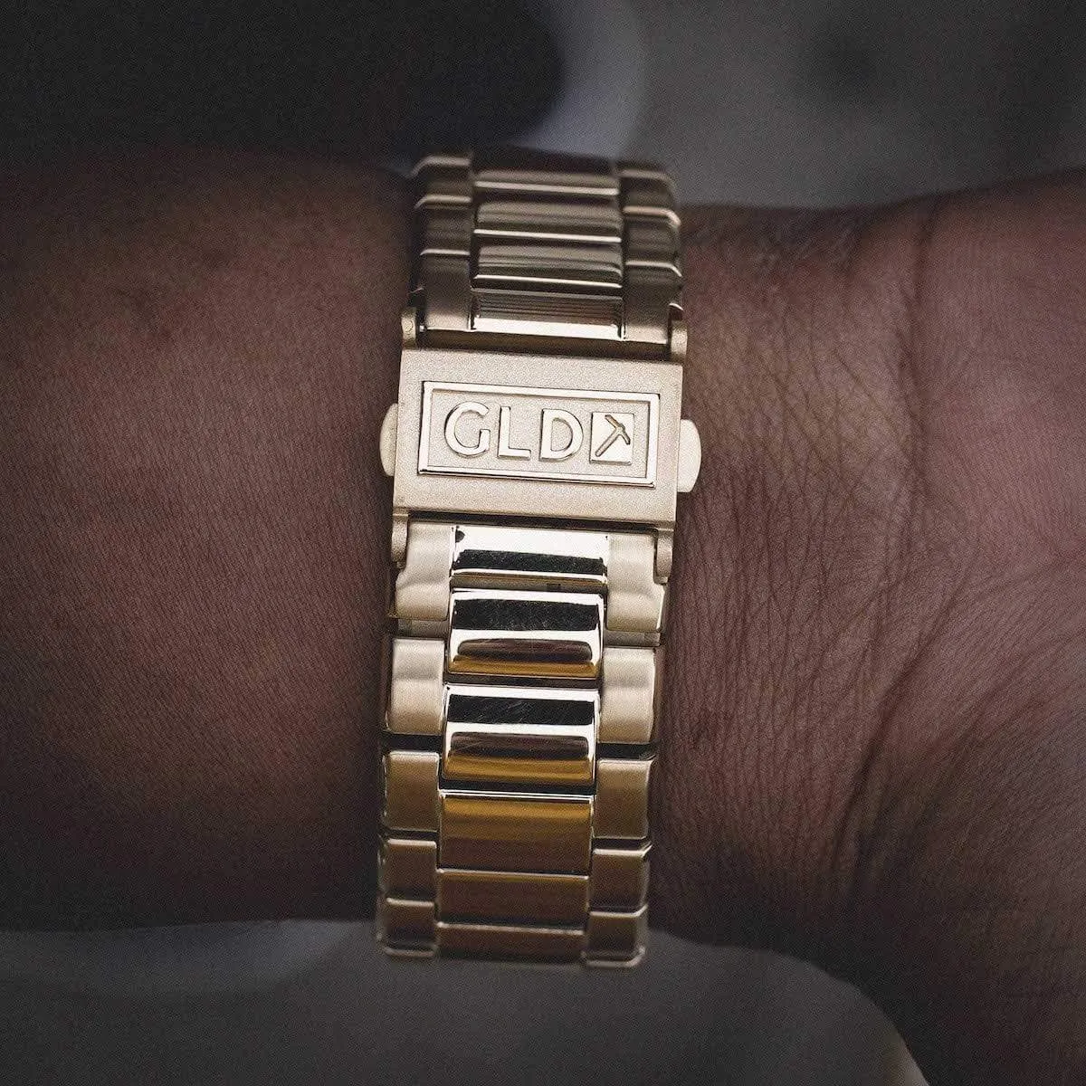Alpha Era Gold - Iced Bezel