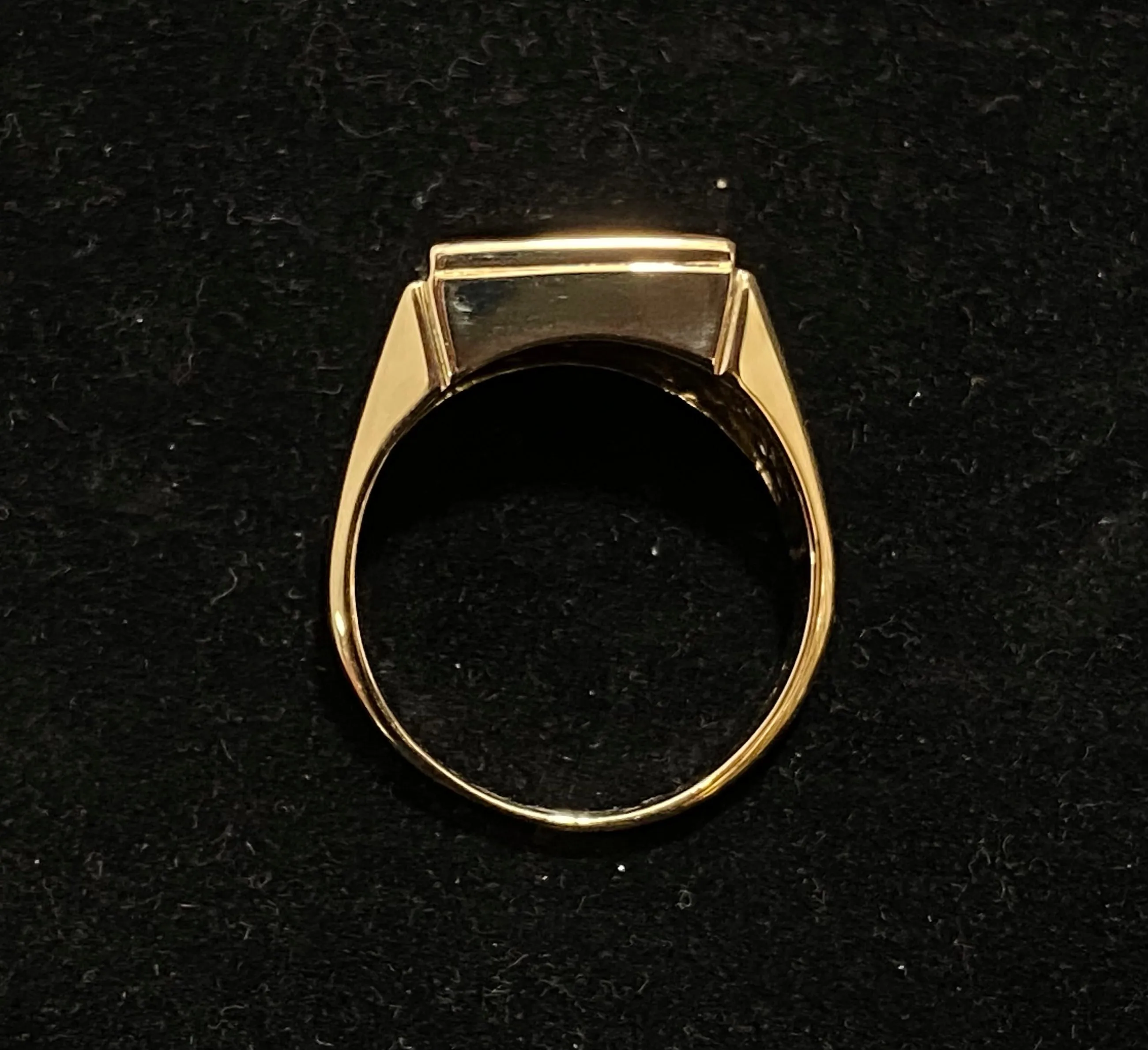 Amazing Designer Solid Yellow Gold with Onyx Black Inlay Detail Ring - $6K Appraisal Value w/CoA}