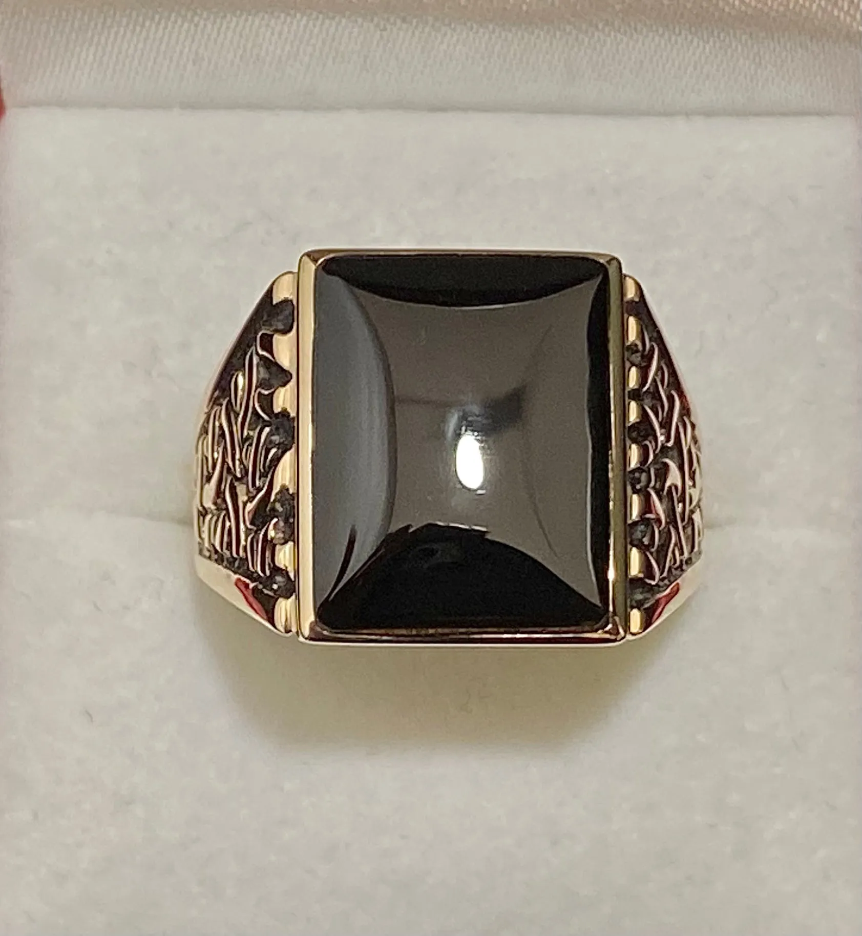 Amazing Designer Solid Yellow Gold with Onyx Black Inlay Detail Ring - $6K Appraisal Value w/CoA}