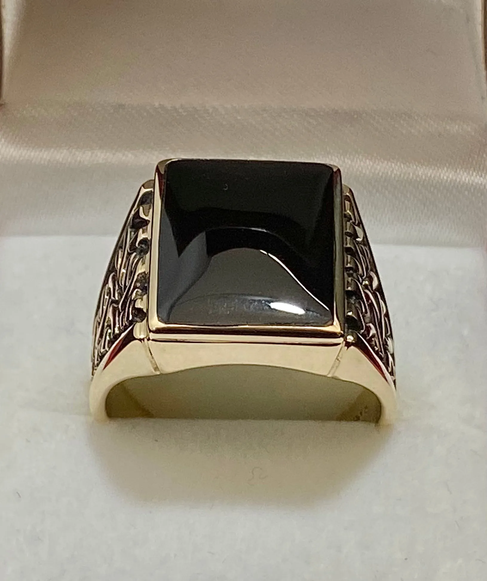 Amazing Designer Solid Yellow Gold with Onyx Black Inlay Detail Ring - $6K Appraisal Value w/CoA}