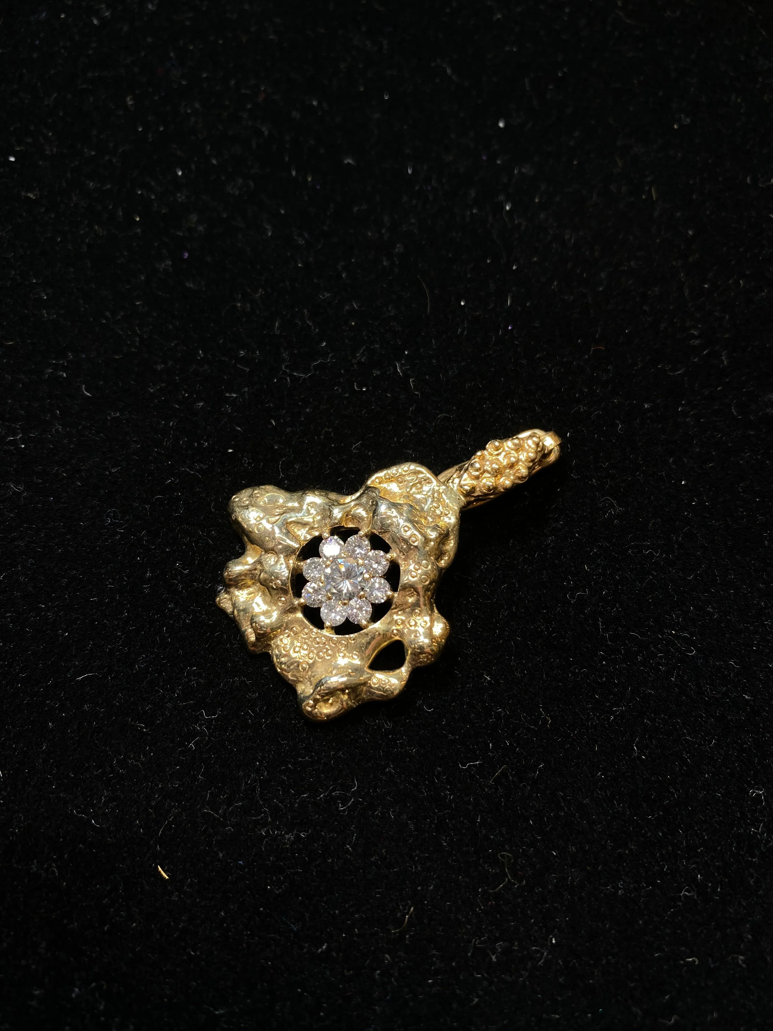 AMAZING Unique Vintage YG Organic Shaped Pendant w/ 9 Diamonds! - $15K Appraisal Value! }
