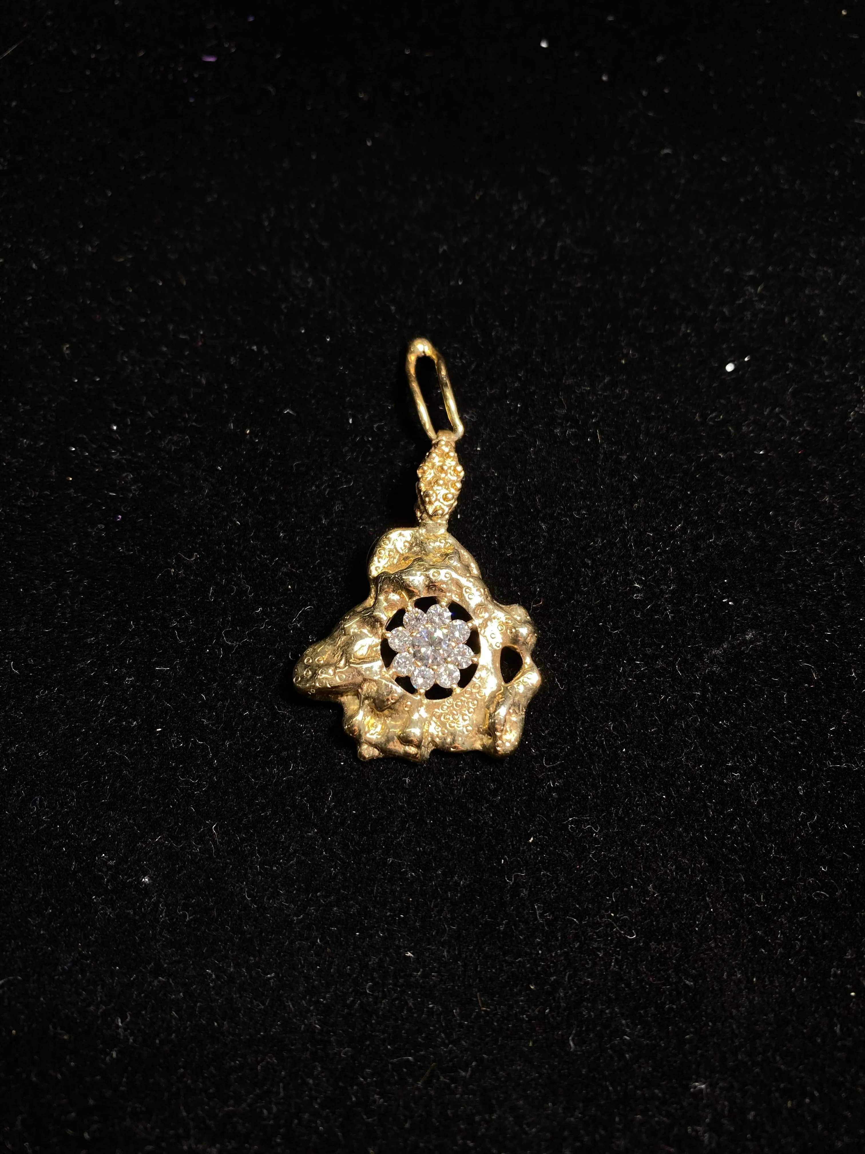 AMAZING Unique Vintage YG Organic Shaped Pendant w/ 9 Diamonds! - $15K Appraisal Value! }