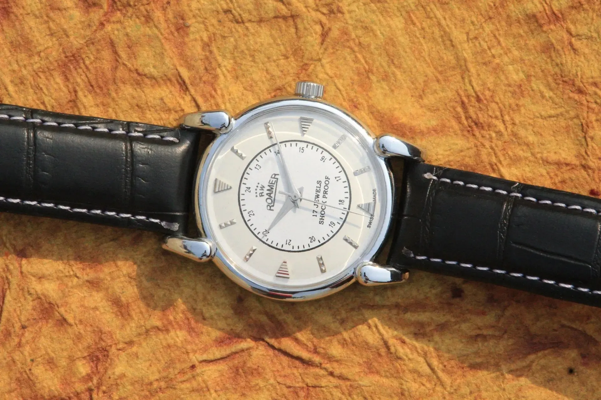 Antique Wristwatch Vintage Roamer 17 Jewels FHF ST96 Mechanical Hand Wind Swiss Made Men's
