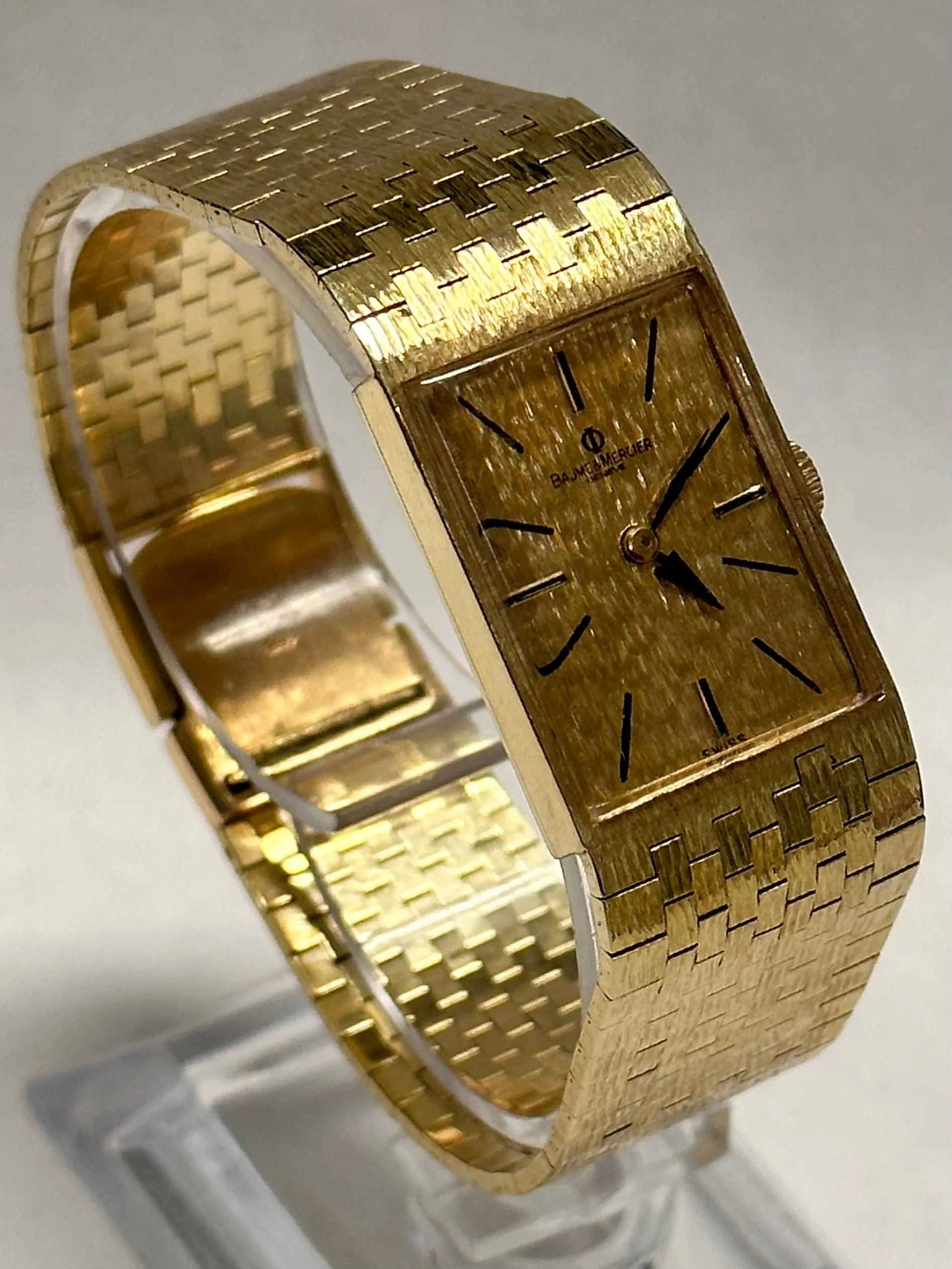 BAUME & MERCIER Unisex Solid Gold Mechanical Wristwatch 57 Grams-$30K APR w/ COA