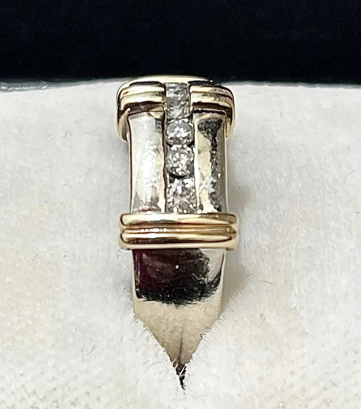 Beautiful Contemporary SWYG Channel-Set Diamond Ring - $6K APR Value w/CoA!
