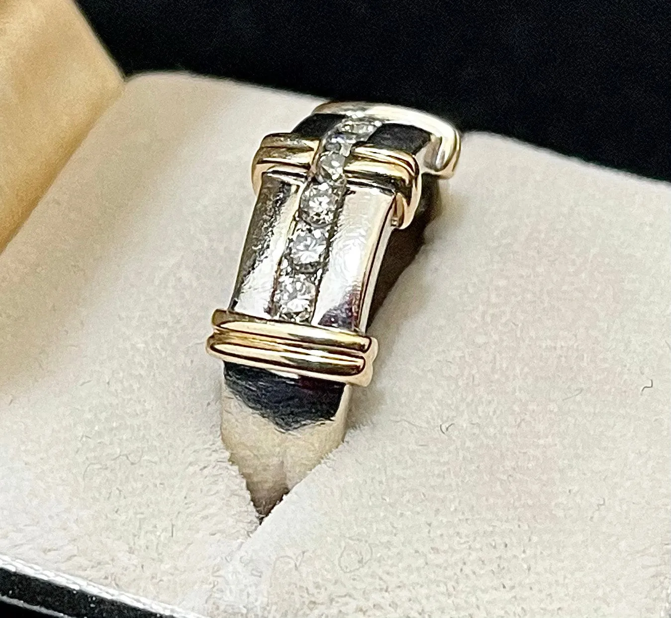 Beautiful Contemporary SWYG Channel-Set Diamond Ring - $6K APR Value w/CoA!