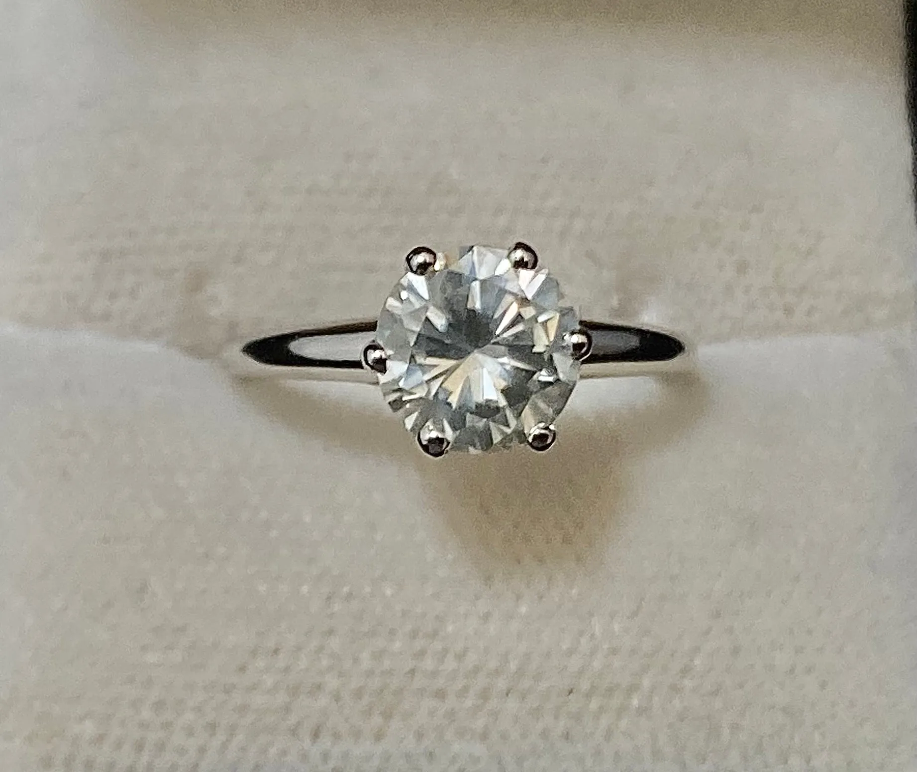 Beautiful SWG Diamond Solitaire Engagement Ring - $30K Appraisal Value w/CoA}