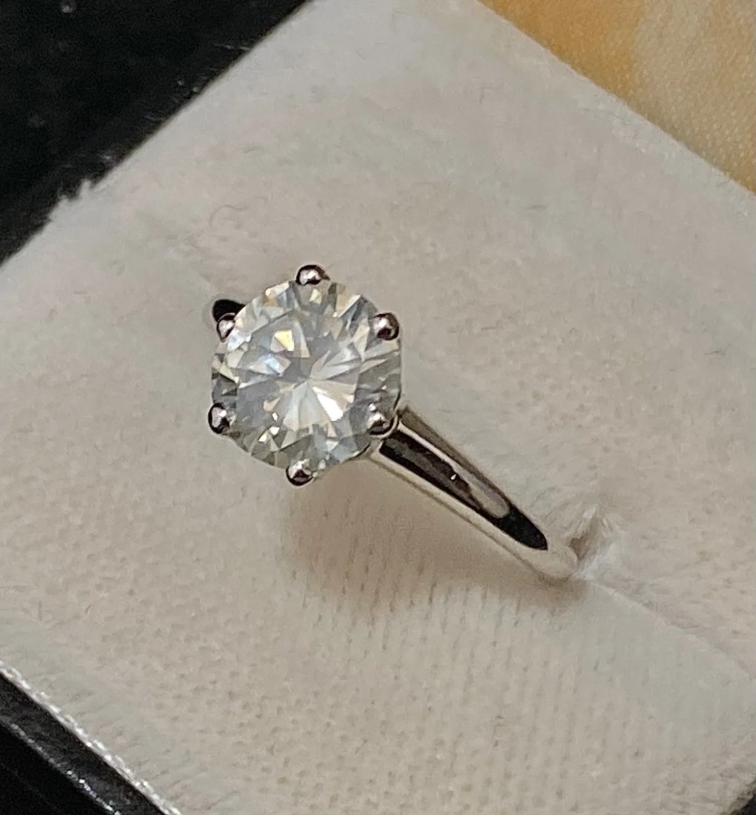 Beautiful SWG Diamond Solitaire Engagement Ring - $30K Appraisal Value w/CoA}