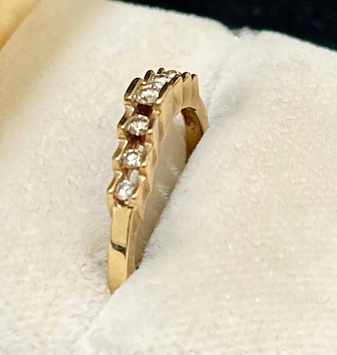 Beautiful SYG Diamond Band Ring - $3.5K Appraisal Value w/CoA!