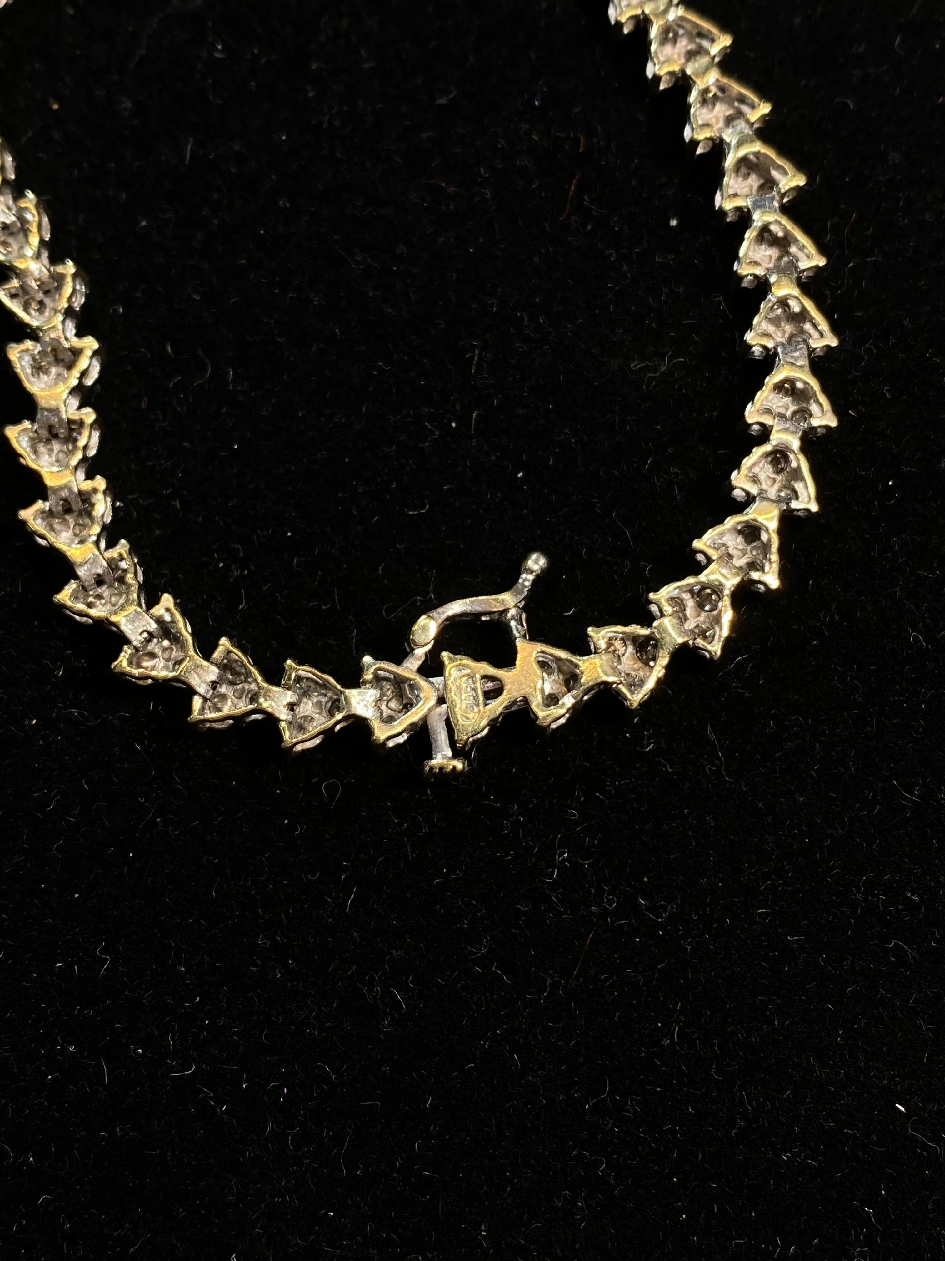 Beautiful White/Yellow Gold Triangle-Shaped Tennis Bracelet with 114 Diamonds! - $12K APR Value w/ CoA!
