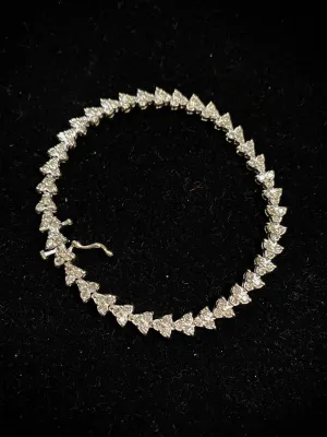Beautiful White/Yellow Gold Triangle-Shaped Tennis Bracelet with 114 Diamonds! - $12K APR Value w/ CoA!