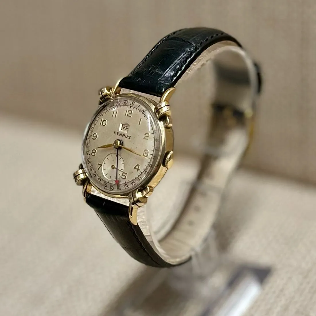 Benrus Gold c. 1940's w/ Beautiful Knotted Lugs Men's Watch - $10K APR w/ COA!!!
