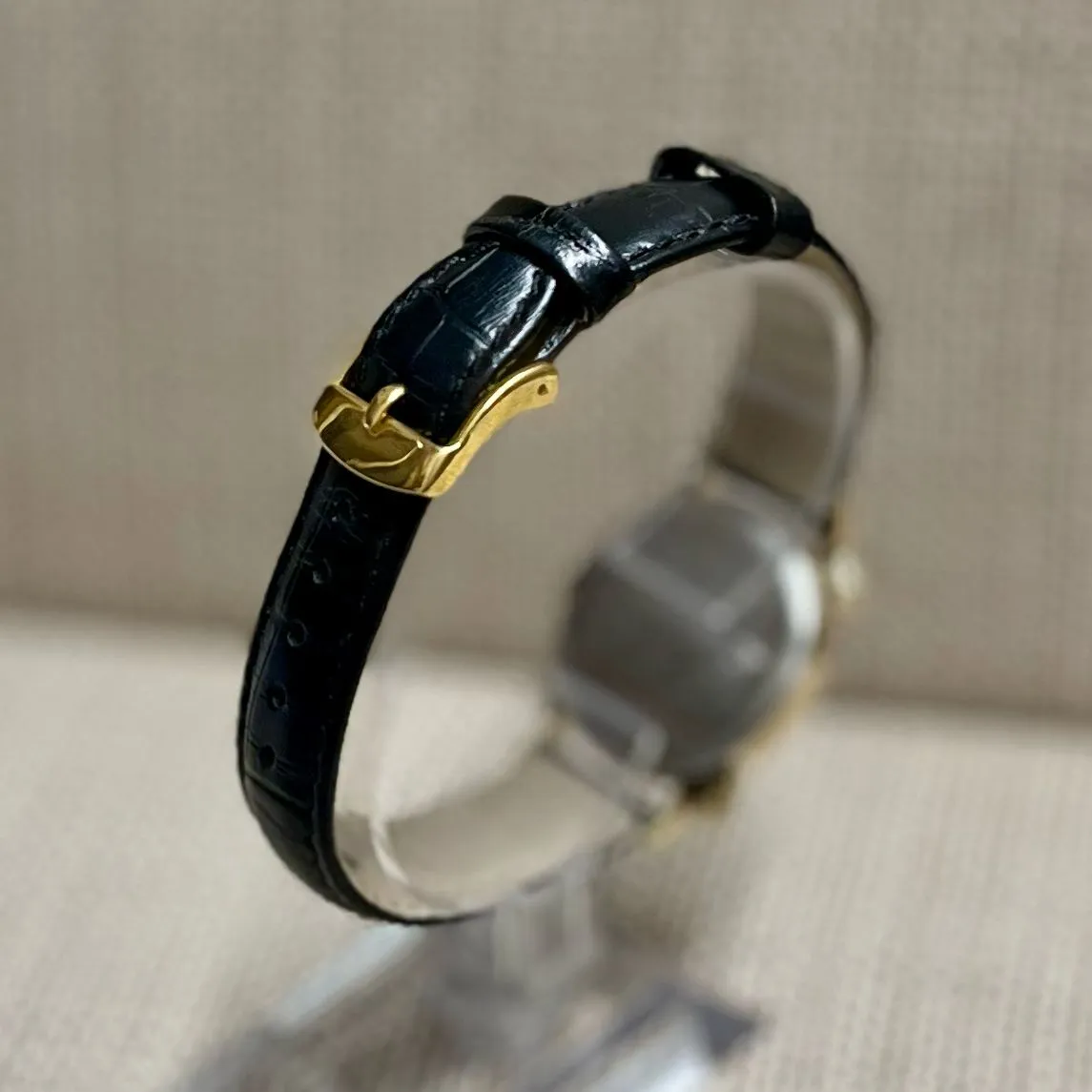 Benrus Gold c. 1940's w/ Beautiful Knotted Lugs Men's Watch - $10K APR w/ COA!!!