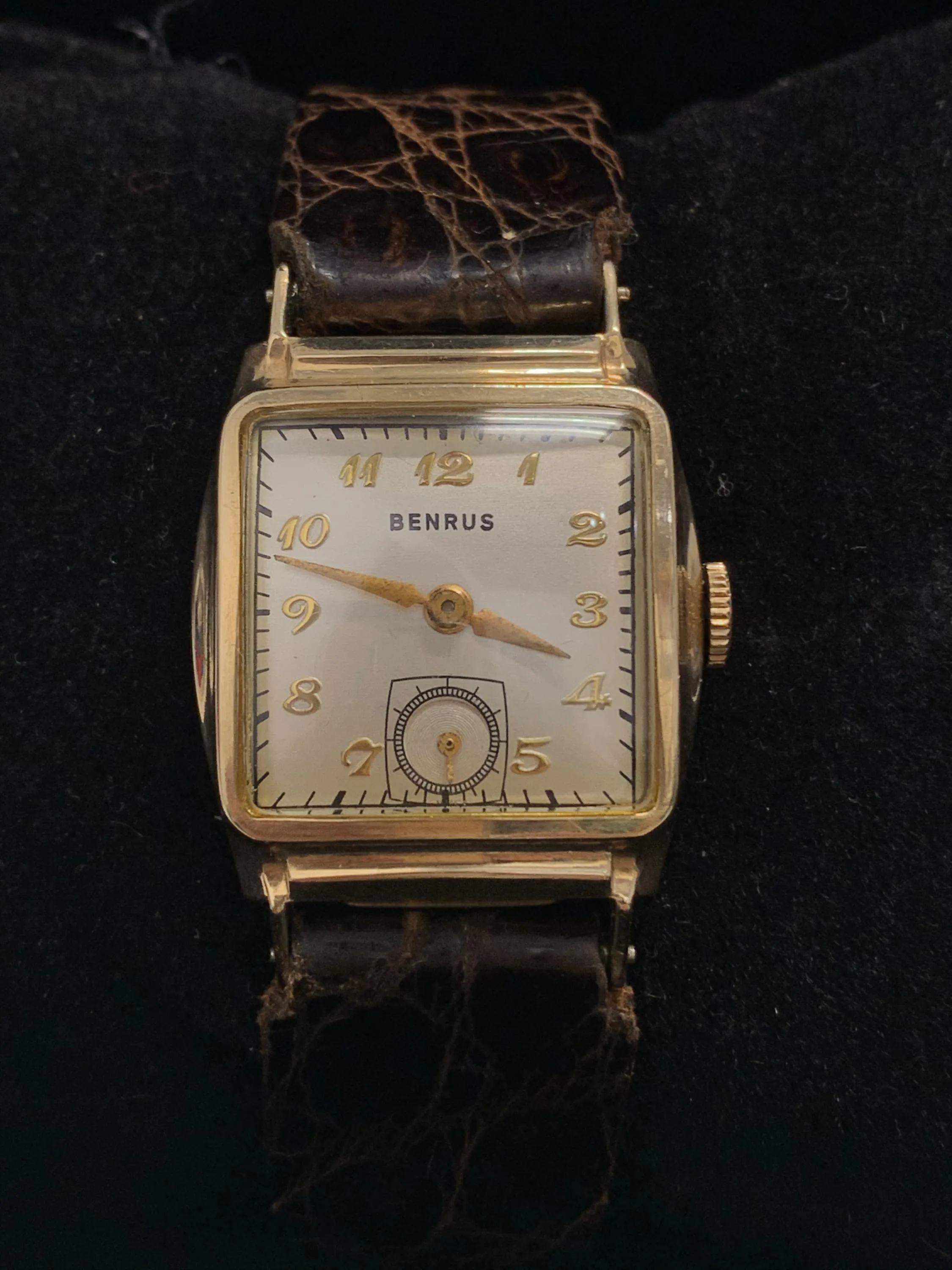 BENRUS Vintage C. 1940s Gold-tone Square Unisex Wristwatch - $3K APR Value w/ CoA! ✓