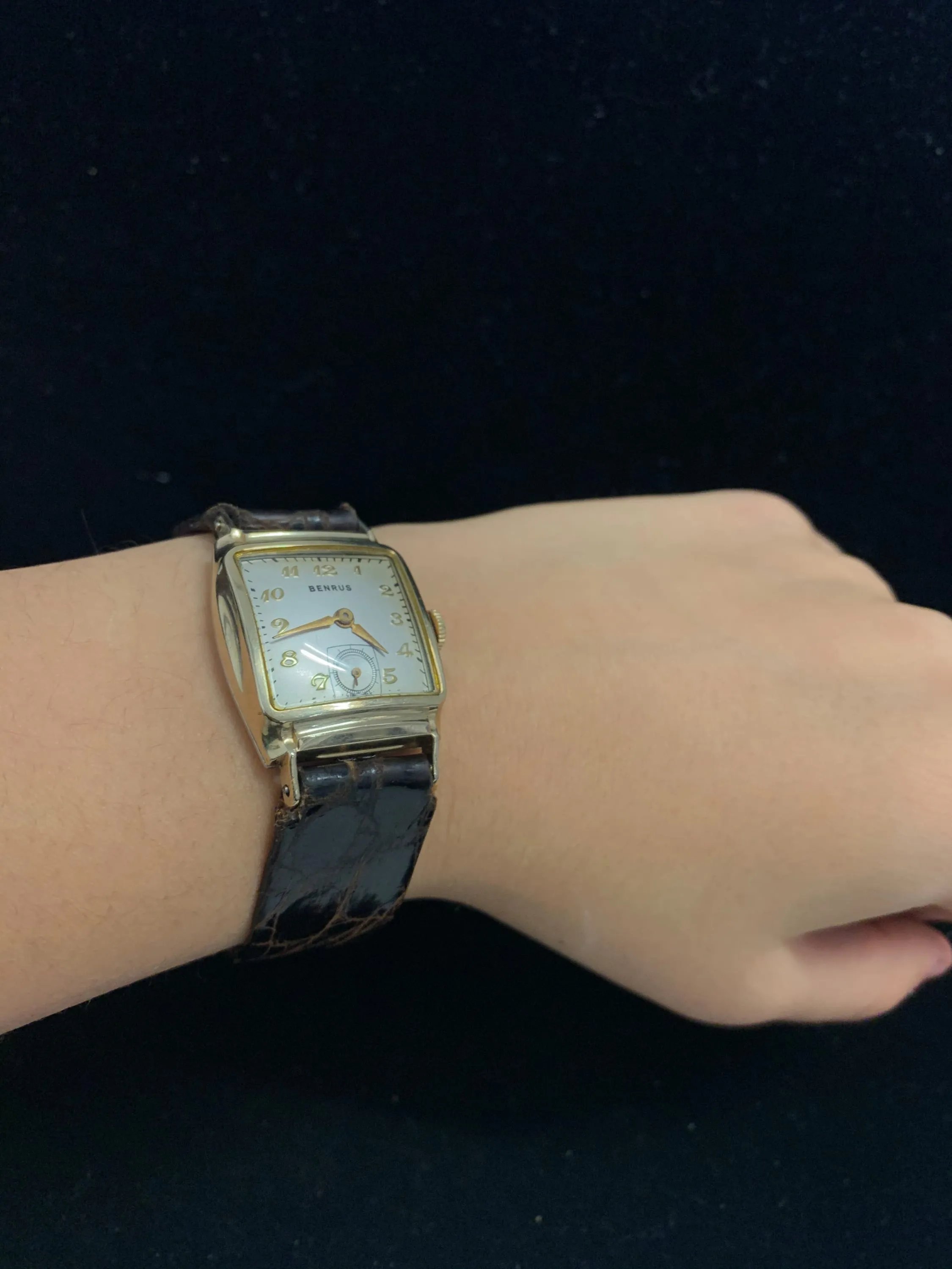 BENRUS Vintage C. 1940s Gold-tone Square Unisex Wristwatch - $3K APR Value w/ CoA! ✓
