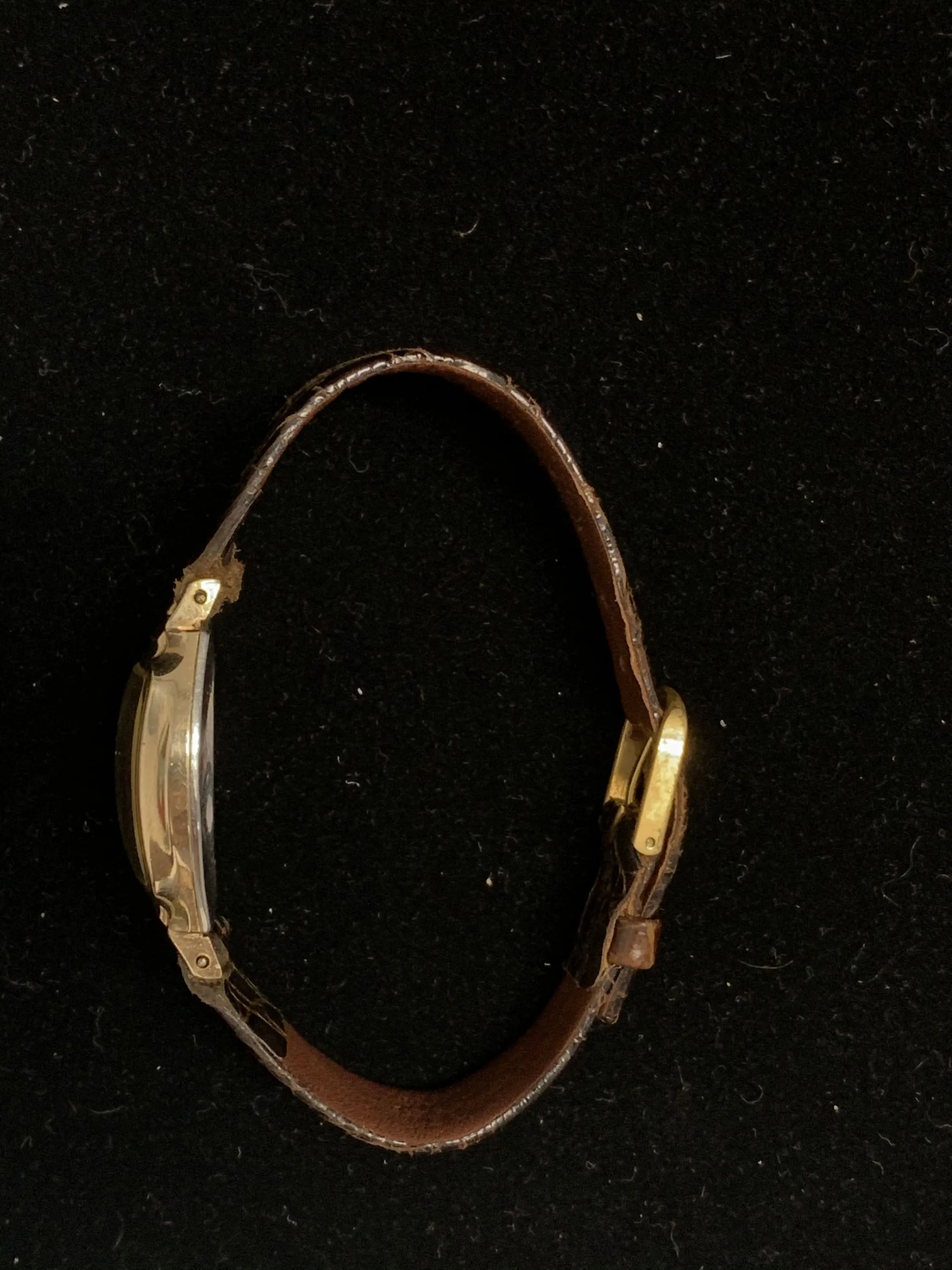BENRUS Vintage C. 1940s Gold-tone Square Unisex Wristwatch - $3K APR Value w/ CoA! ✓