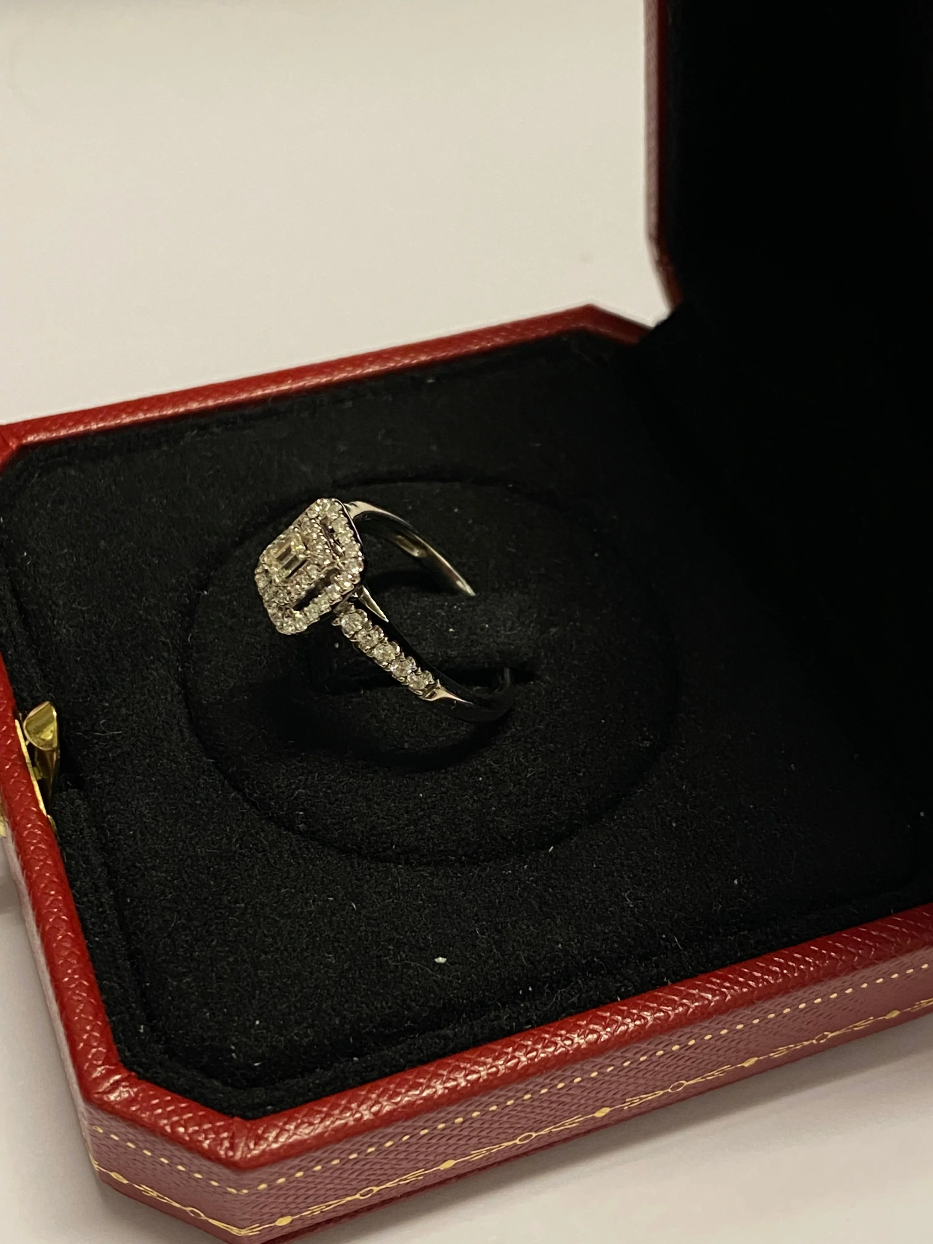 Brand New 1,75 Ct Diamond Solid White Gold Engagemet Ring - $10k APR w/ CoA!!!!!