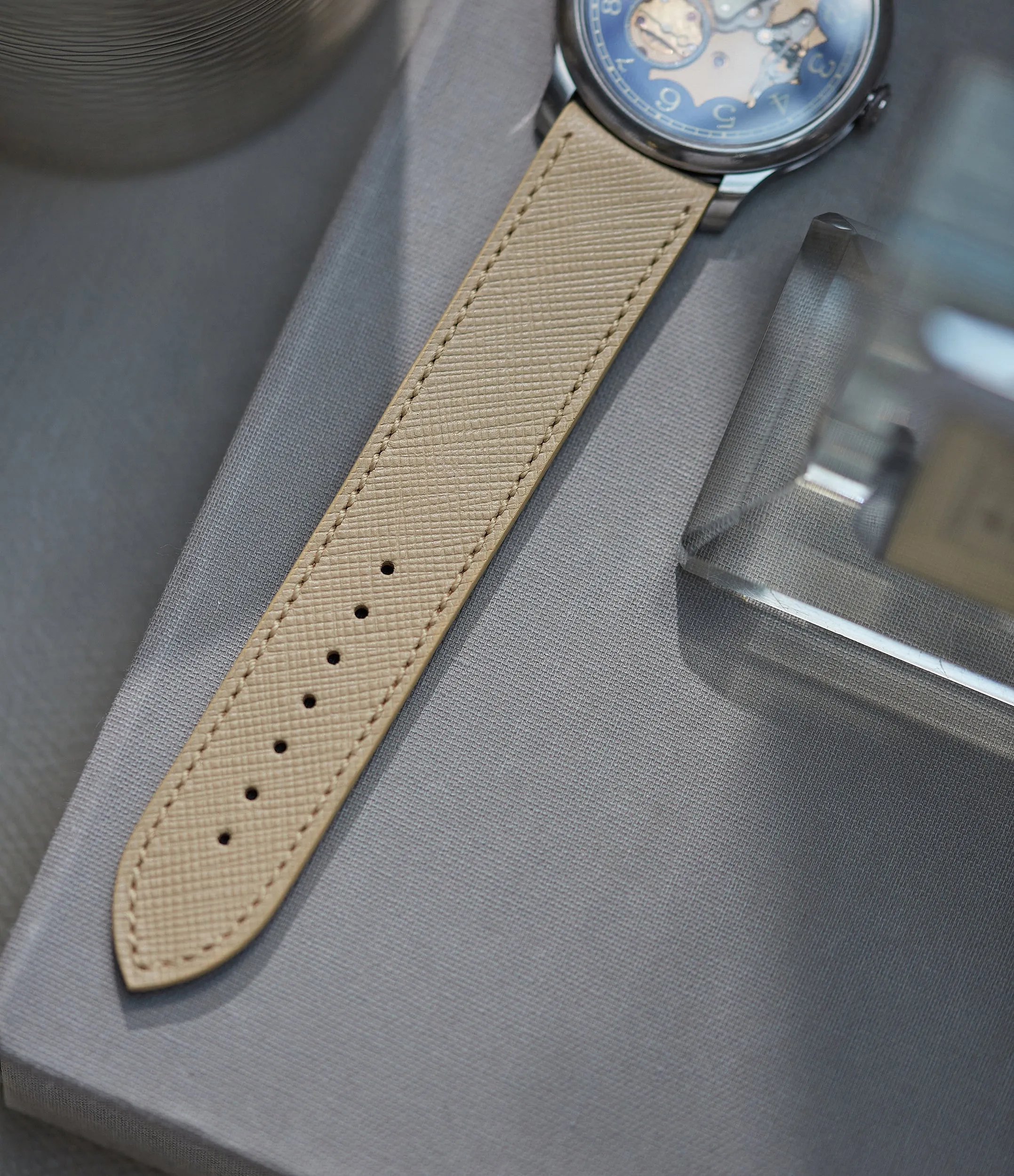 saffiano curved strap
