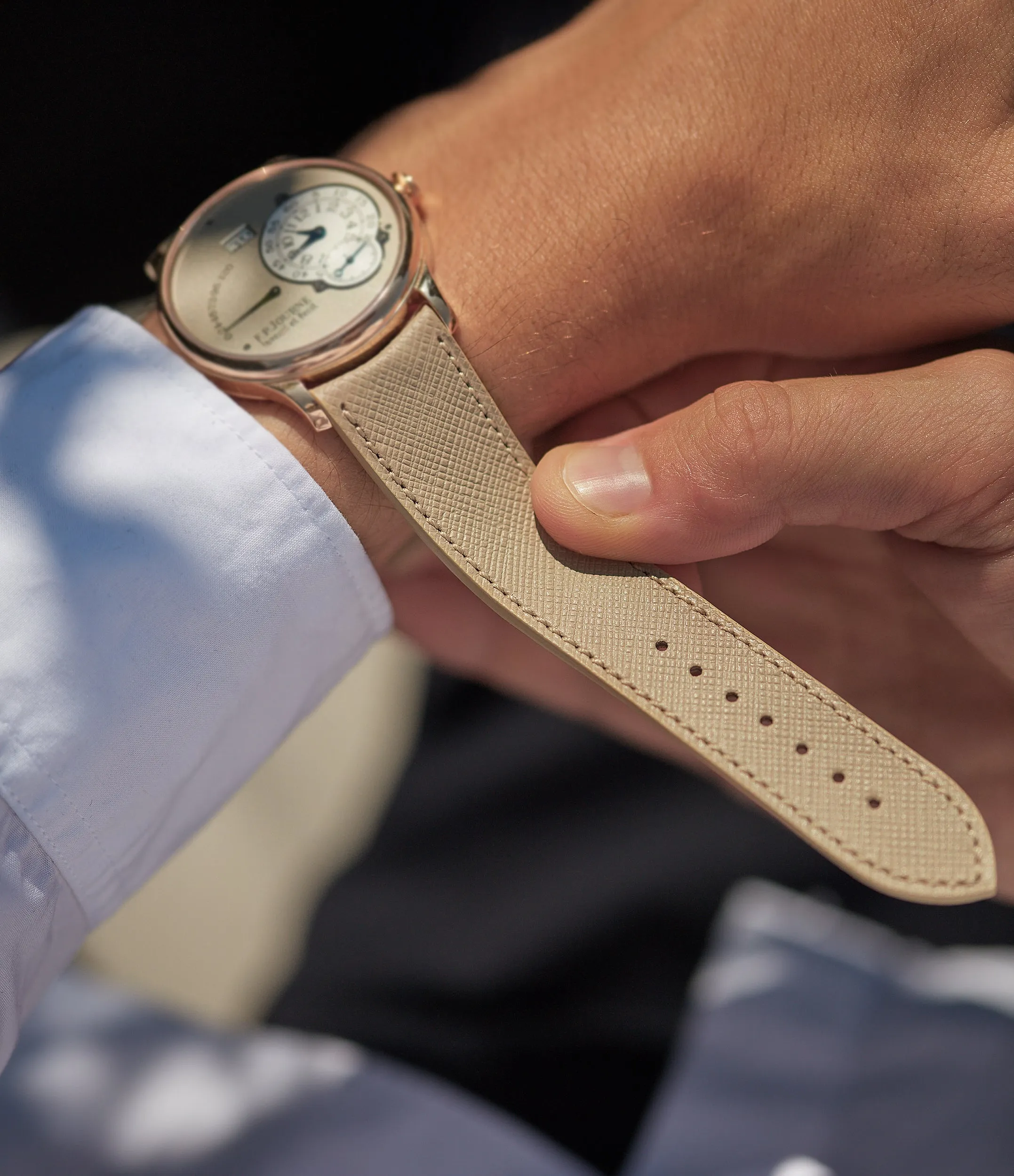 saffiano curved strap